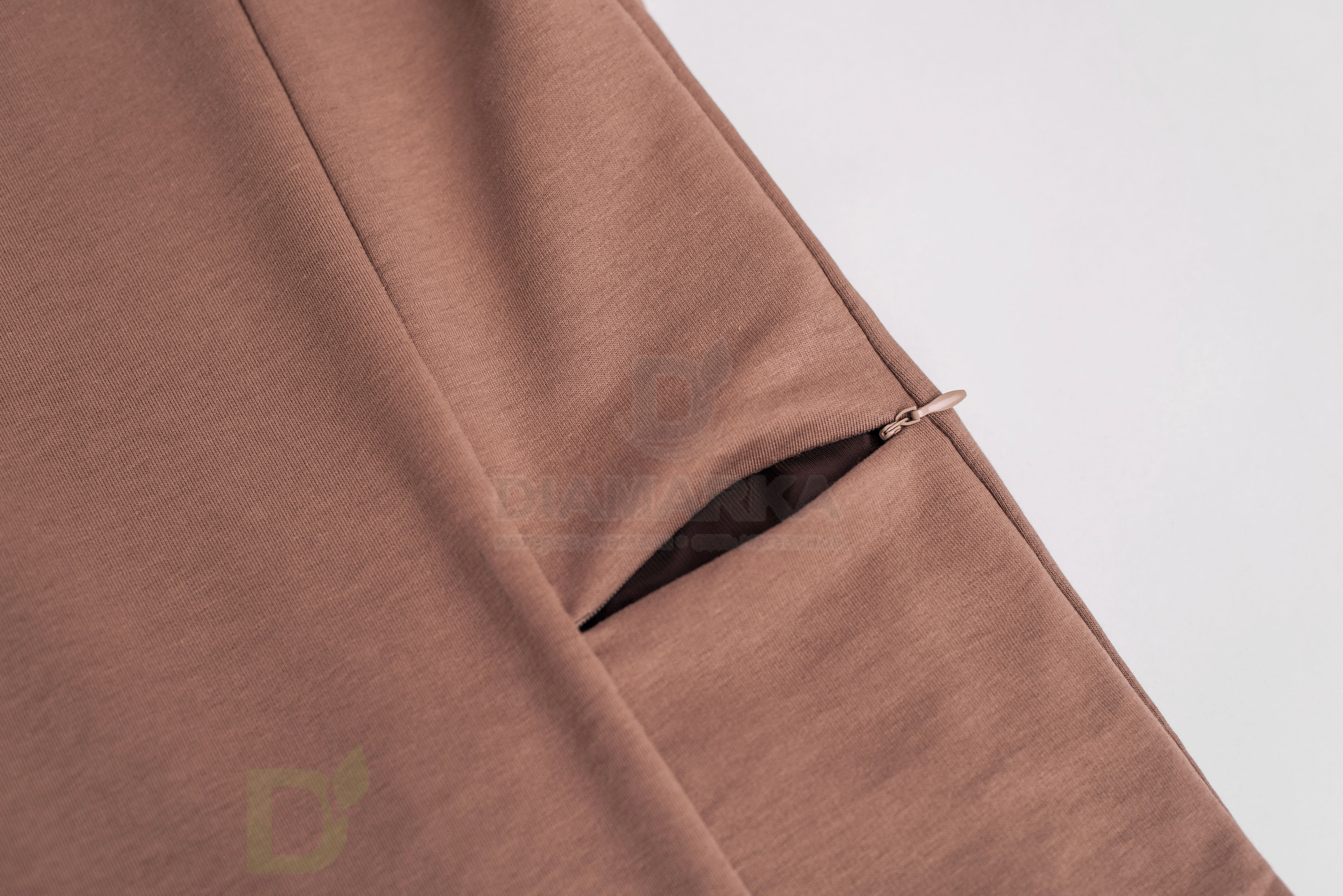 Футболка Pocket Stories для ношения инсулиновой помпы с 2 карманами на молнии Бежевая, oversize